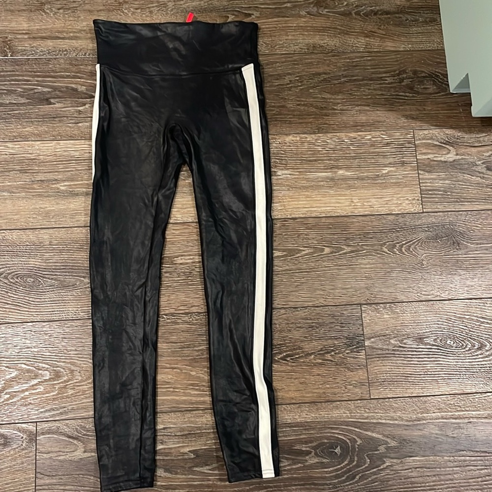 Spanx leggings size medium